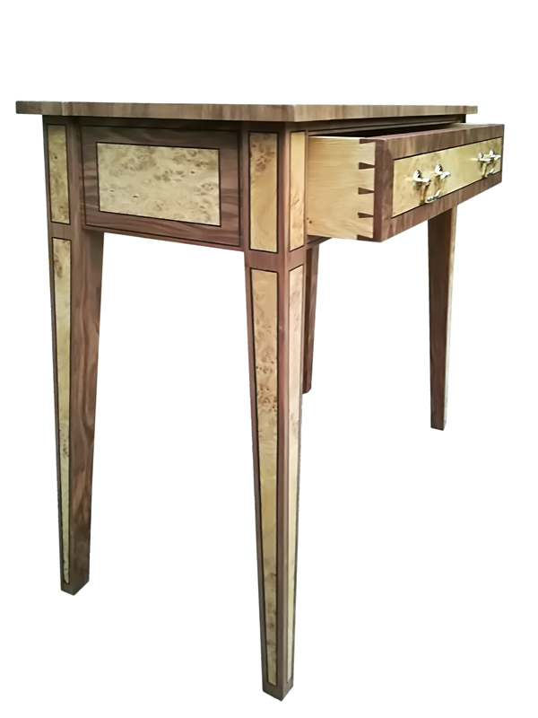 Console Table 0n7209